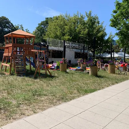 Riverside Retreat By Vistula 2br & Separate Living & Balcony In The Center ワルシャワ