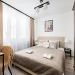 Riverside Retreat By Vistula 2br & Separate Living & Balcony In The Center Apartment *