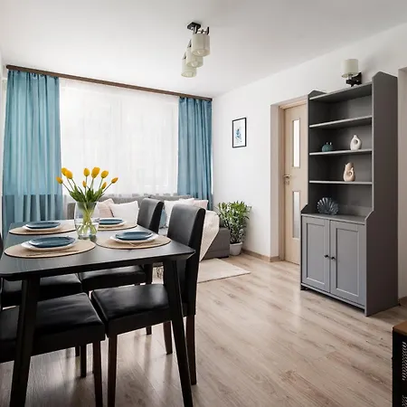 Riverside Retreat By Vistula 2br & Separate Living & Balcony In The Center Varšava