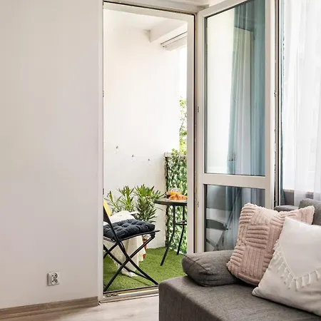 Apartment Riverside Retreat By Vistula 2br & Separate Living & Balcony In The Center *
