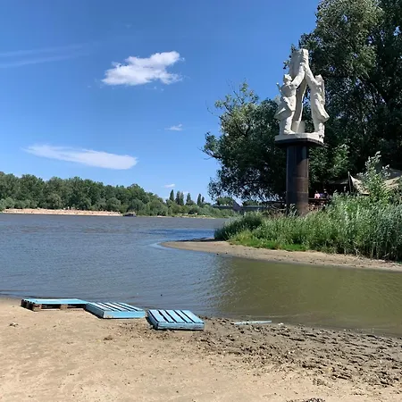 Apartmán Riverside Retreat By Vistula 2br & Separate Living & Balcony In The Center Varšava