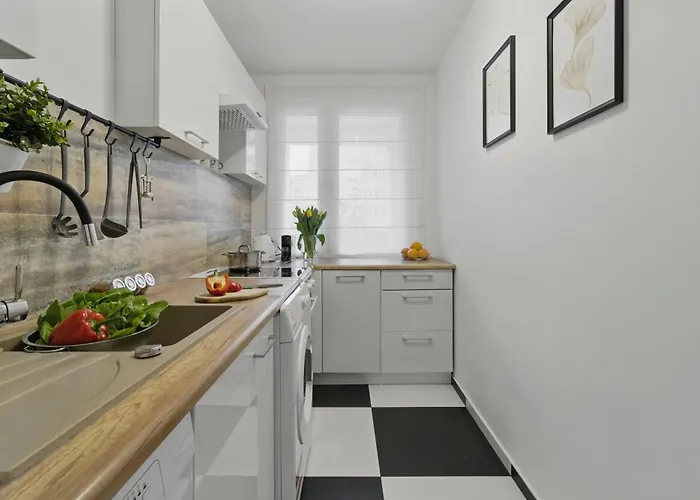 Appartamento Riverside Retreat By Vistula 2br & Separate Living & Balcony In The Center *