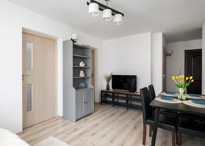 Riverside Retreat By Vistula 2br & Separate Living & Balcony In The Center * Varsavia