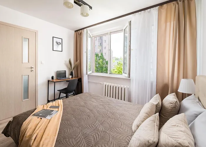 Riverside Retreat By Vistula 2br & Separate Living & Balcony In The Center Varsavia