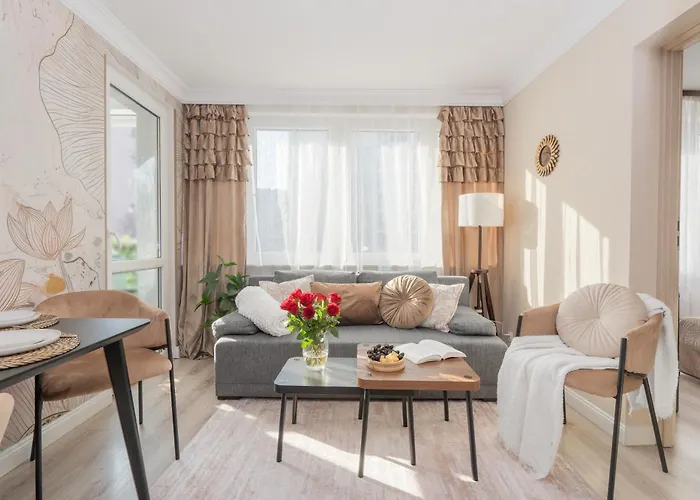 Riverside Retreat By Vistula 2br & Separate Living & Balcony In The Center Appartamento