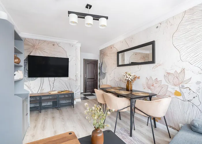 Riverside Retreat By Vistula 2br & Separate Living & Balcony In The Center * Varsavia