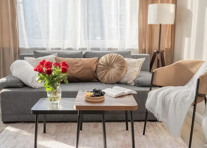 Appartamento Riverside Retreat By Vistula 2br & Separate Living & Balcony In The Center *