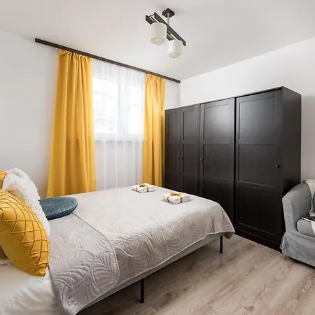 Appartamento Riverside Retreat By Vistula 2br & Separate Living & Balcony In The Center