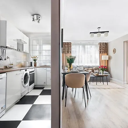 Riverside Retreat By Vistula 2br & Separate Living & Balcony In The Center Apartamento Varsóvia