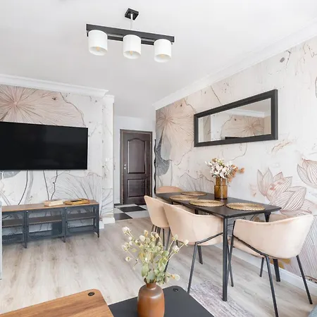 Riverside Retreat By Vistula 2br & Separate Living & Balcony In The Center * Varsóvia